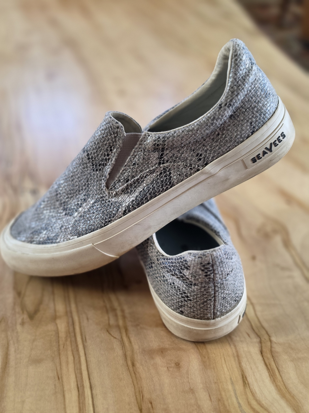SeaVees Slip-On Sneakers Metallic Silver-Gray Snake Print Hawthorne Size 8 EUC